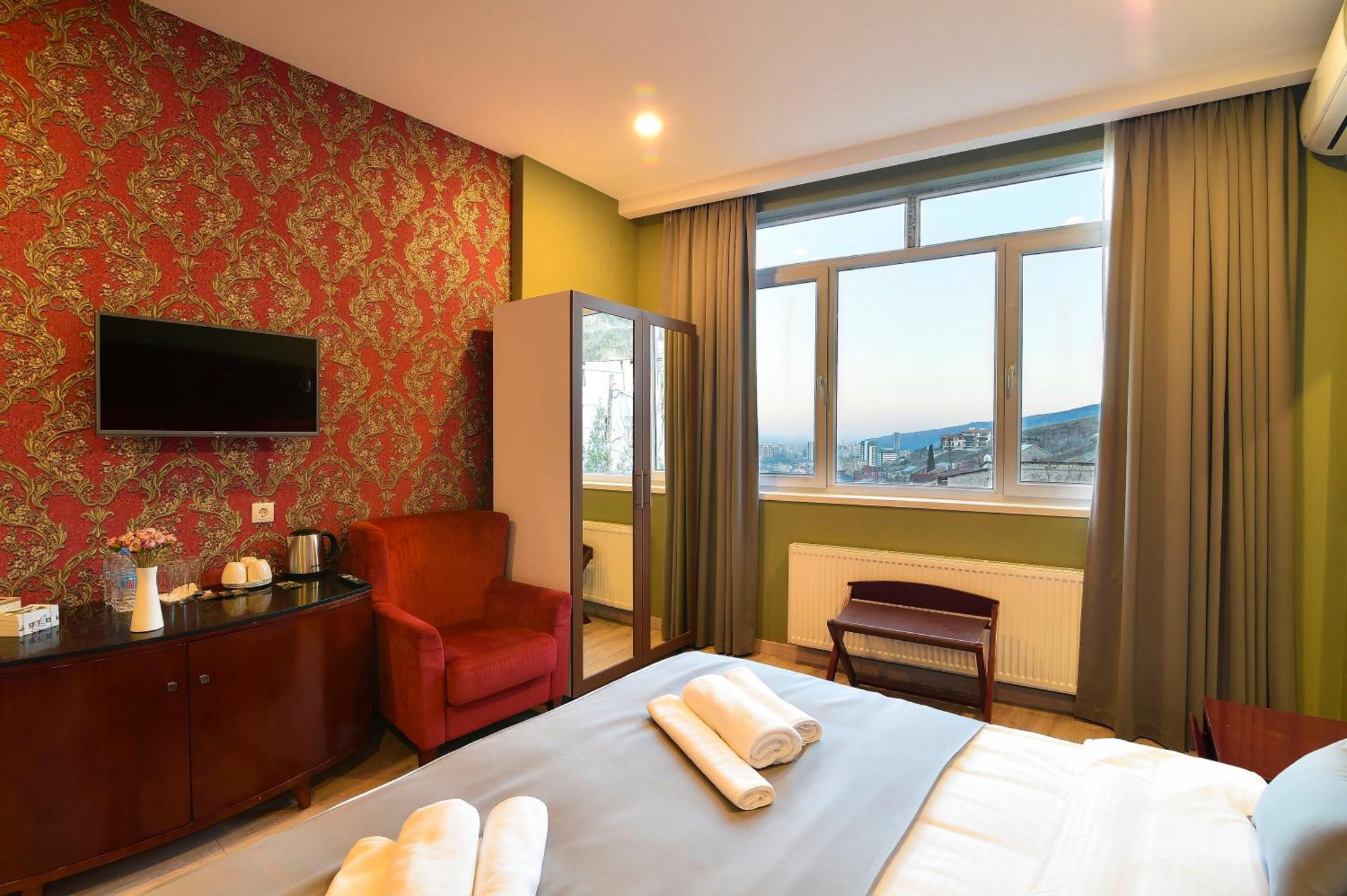 Kraveli Hotel Tbilisi Exterior photo