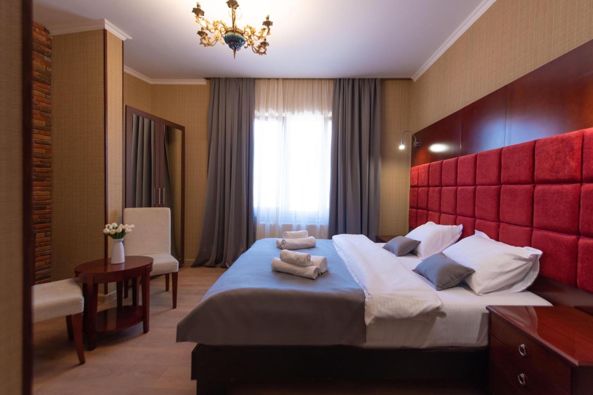 Kraveli Hotel Tbilisi Exterior photo